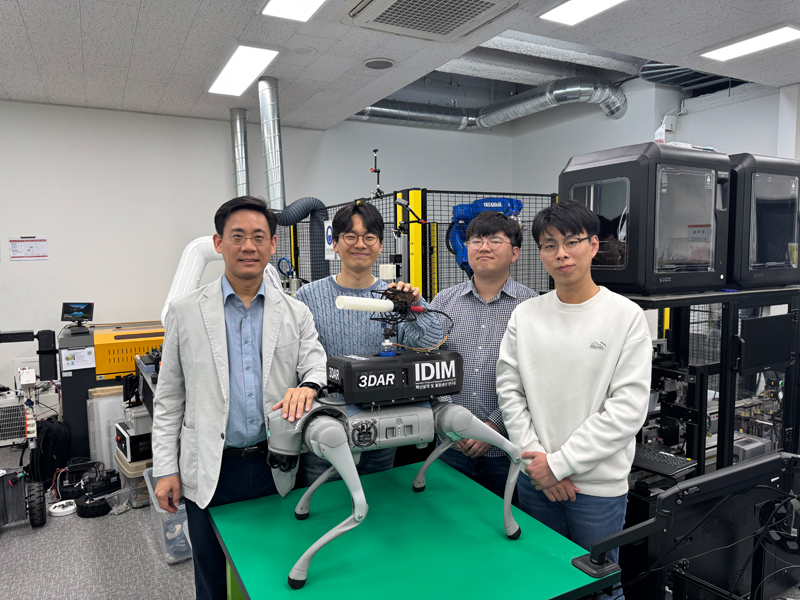 ▲ (From left) Professor Sung-Hoon Ahn (corresponding author), PhD candidate Semin Ahn (first author), PhD candidate Jun Heo (co-author). and Master’s student Jae-Hoon Kim (co-author), all from the Department of Mechanical Engineering at Seoul National University