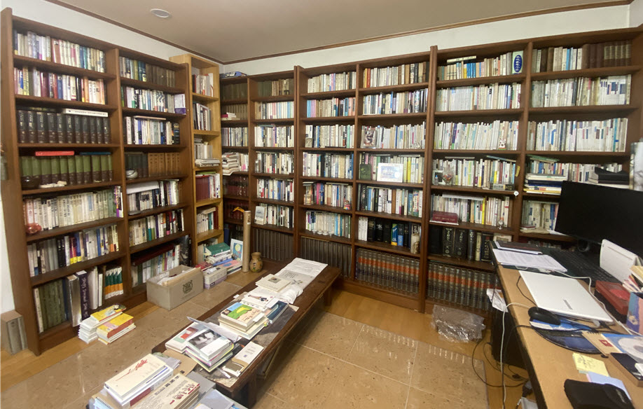 Park Wansuh's Writing Space During Her Lifetime – 1st Floor Study at the Yellow House in Archiul, Guri-si