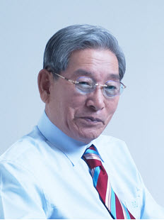 Kwanjeong LEE Jong-hwan, Chairman of Kwanjeong Educational Foundation, who donated 60 billion KRW for building the new library.